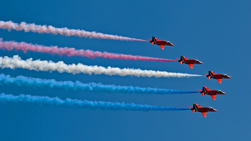 120_Radom_Air Show_Red Arrows na British Aerospace Hawk T1.jpg